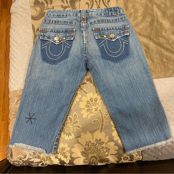 TRUE RELIGION CAPRI JEANS - Picture 7 of 13
